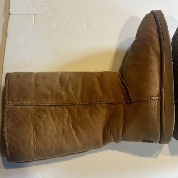 UGG Classic Tall boots genuine leather upper in chestnut brown sheepskin lining - Picture 10 of 16
